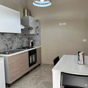 Appartamento in affitto a 1.000 € al mese a Catania, Via Carmelitani