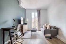 Apartment for rent for €1,925 per month in Barcelona, Carrer d'Aragó