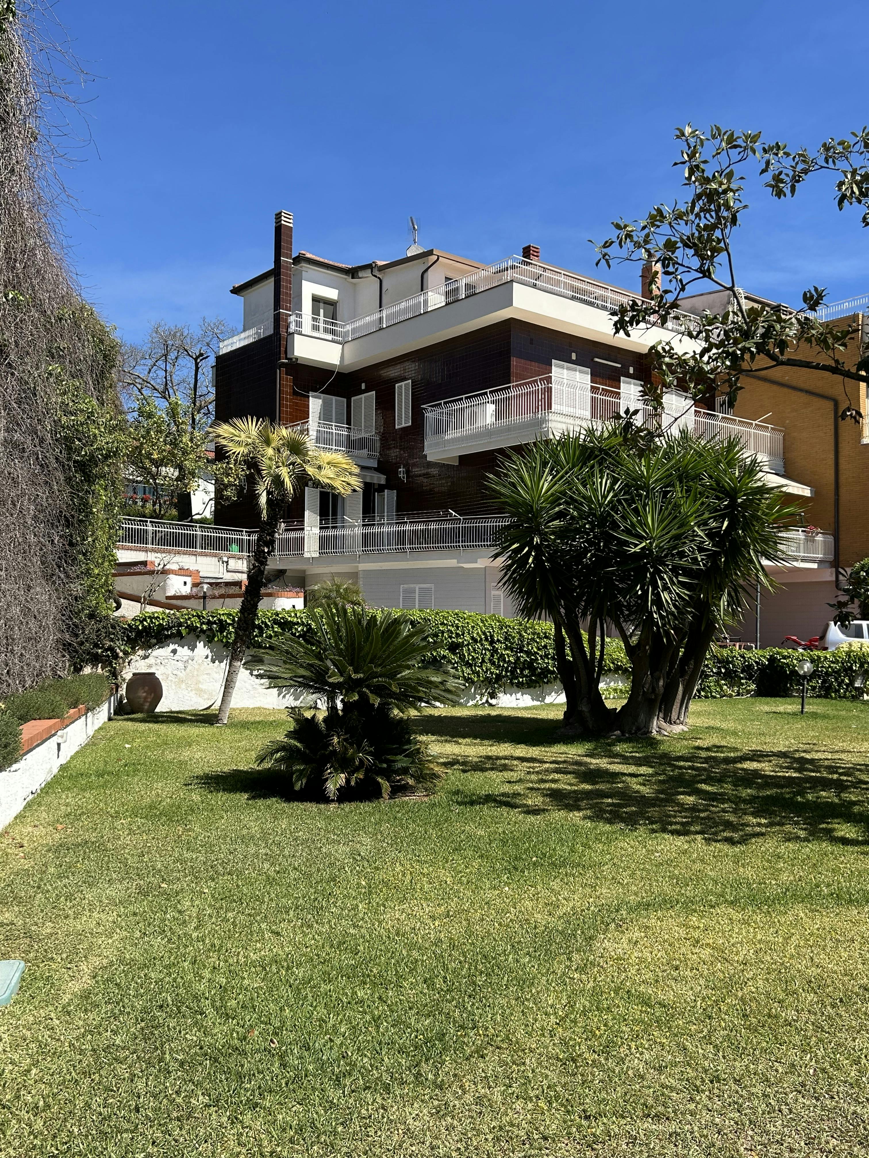 Casa in affitto a 10.000 € al mese a Sant'Agata Li Battiati, Via Giuseppe Garibaldi