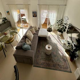 Apartment for rent for €3,000 per month in Barcelona, Plaça de Narcís Oller