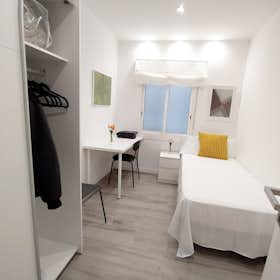 Private room for rent for €700 per month in Barcelona, Carrer d'Àvila