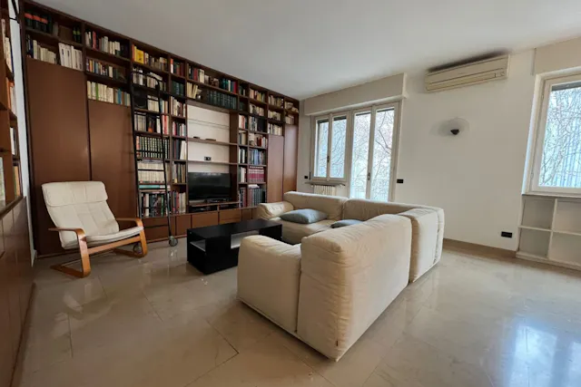 3-Bedroom Apartment in Via Roberto Sarfatti, Milan (1505616) room image 2