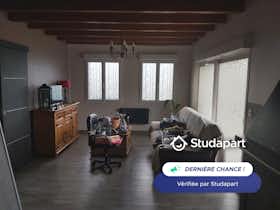 Дом сдается в аренду за 1 440 € в месяц в Olby, Impasse de la Vigne
