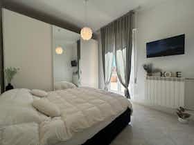 Lägenhet att hyra för 4 276 € i månaden i Savona, Via Filippo Turati