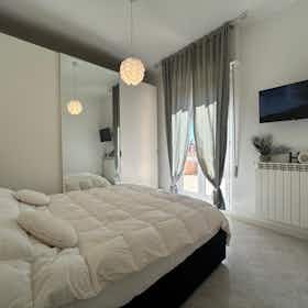 Apartamento para alugar por € 4.276 por mês em Savona, Via Filippo Turati