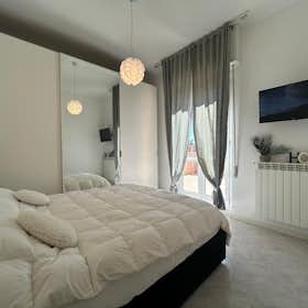 Apartment for rent for €4,276 per month in Savona, Via Filippo Turati