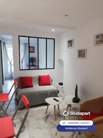 Appartement te huur voor € 560 per maand in Nice, Descente Crotti