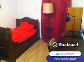 Privé kamer te huur voor € 345 per maand in Sarreguemines, Rue Charles Utzschneider