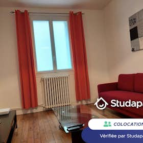 Private room for rent for €698 per month in Asnières-sur-Seine, Rue Henri Say