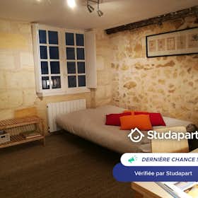 Apartment for rent for €650 per month in Bordeaux, Rue des Allamandiers