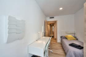 Gedeelde kamer te huur voor € 556 per maand in Barcelona, Travessera de Gràcia