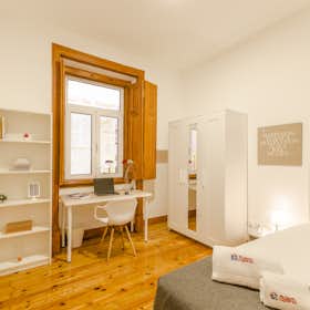 Private room for rent for €740 per month in Lisbon, Rua Alexandre Herculano