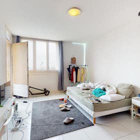 WG-Zimmer for rent for 470 € per month in Bron, Rue de la Marne