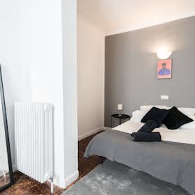 Private room for rent for €720 per month in Madrid, Calle de la Magdalena