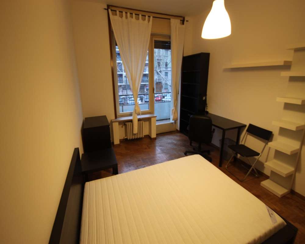 Private room for rent for €675 per month in Milan, Viale Campania