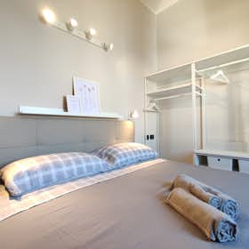 Apartament de închiriat pentru 1.400 EUR pe lună în Milan, Via Valassina
