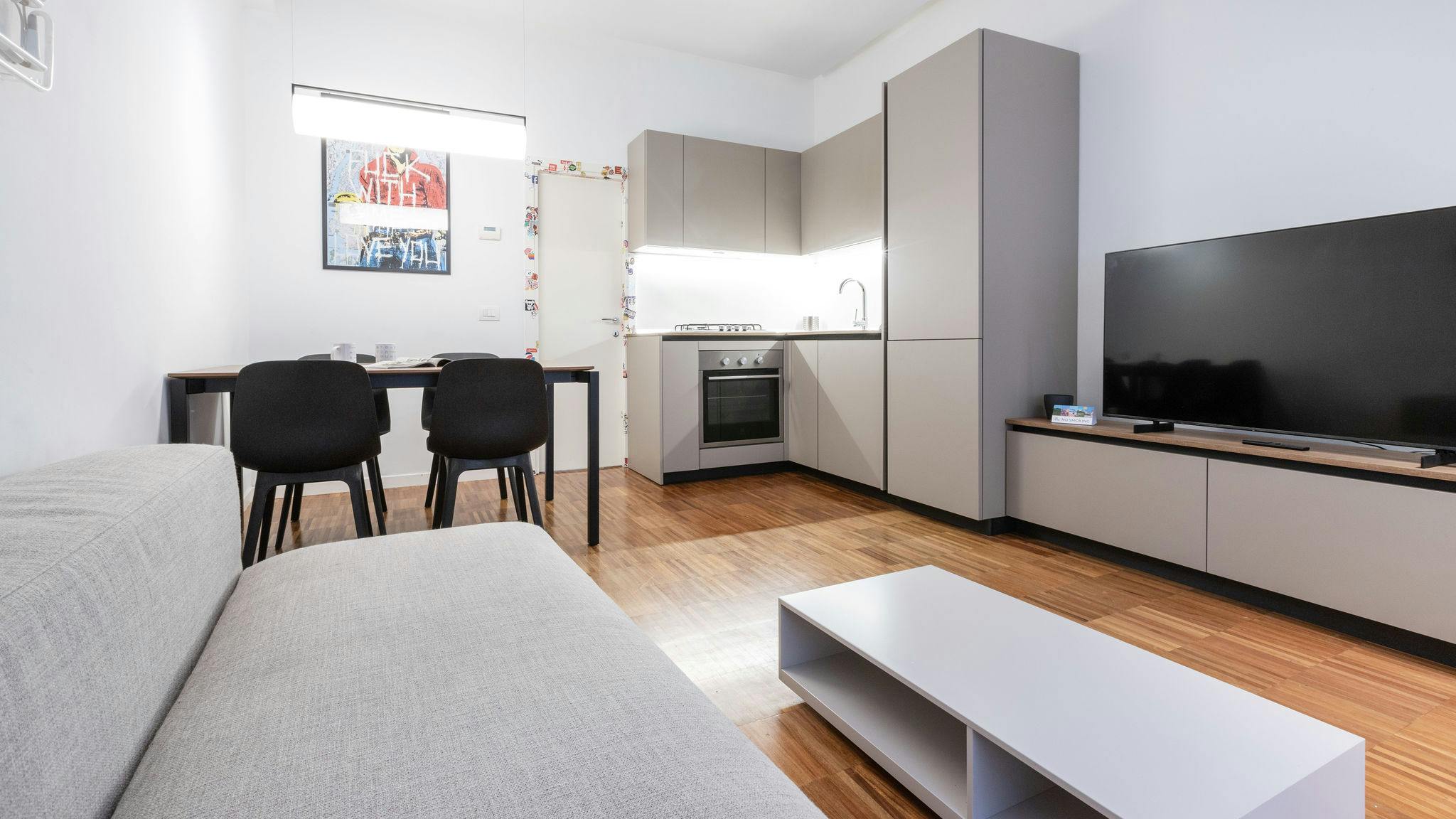 Apartment for rent for €1 per month in Milan, Via Carlo Farini