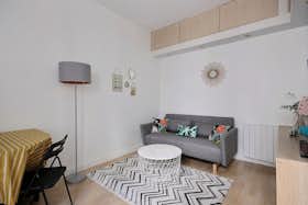 Appartement à louer pour 1 378 €/mois à Paris, Rue du Capitaine Marchal