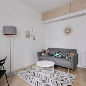 Apartamento en alquiler por 1378 € al mes en Paris, Rue du Capitaine Marchal
