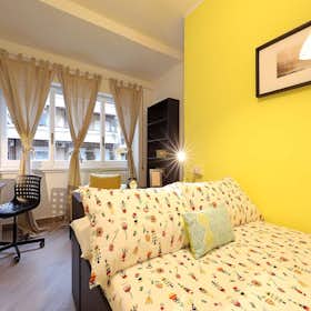 私人房间 正在以 €710 的月租出租，其位于 Rome, Via Antonino Lo Surdo