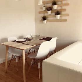 Appartement te huur voor € 800 per maand in Segovia, Calle del Taray