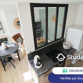 Private room for rent for €510 per month in Lille, Rue d'Artois