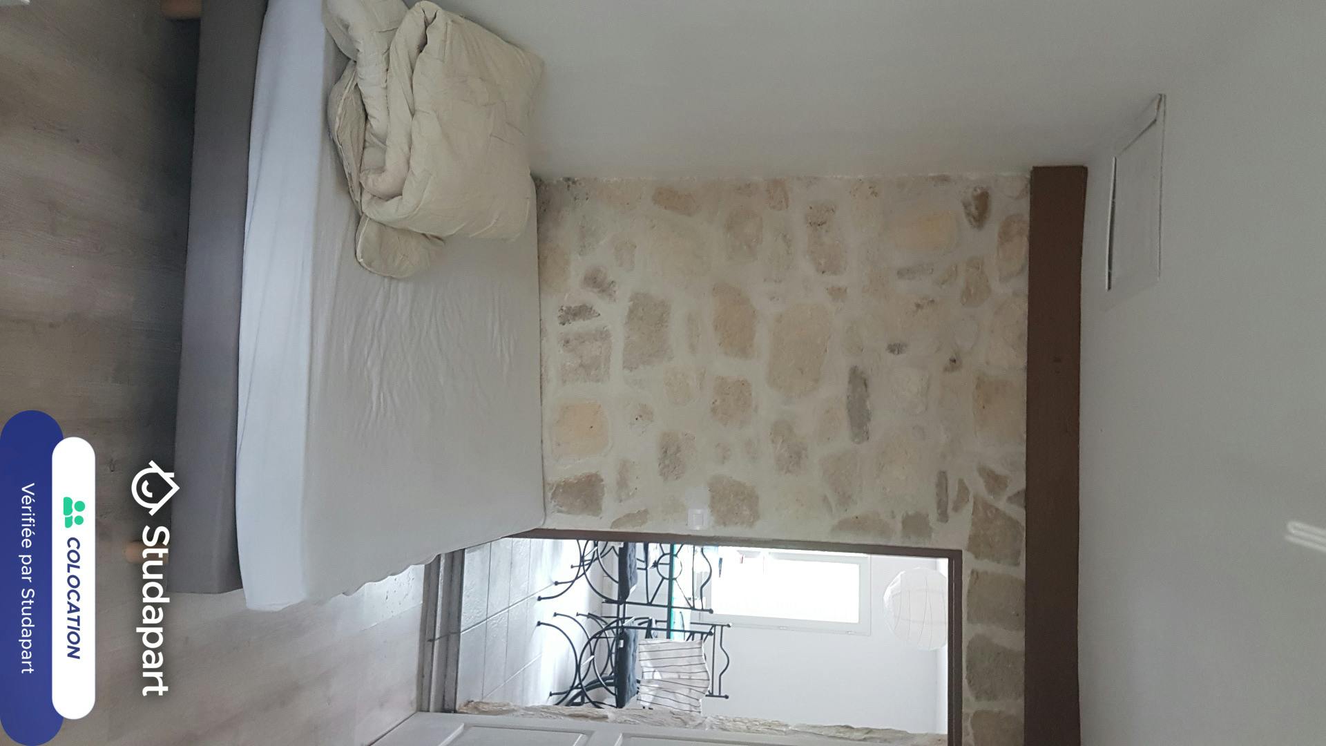 Private room for rent on Allée de Vampeule, Bordeaux - Plus