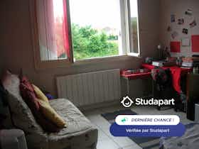 Apartamento para alugar por € 400 por mês em Clermont-Ferrand, Rue Étienne Dolet