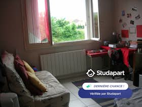 Appartement à louer pour 400 €/mois à Clermont-Ferrand, Rue Étienne Dolet