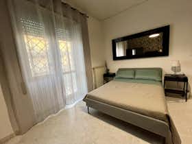 Appartement te huur voor € 1.250 per maand in Rome, Via delle Naiadi