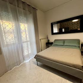 Appartement à louer pour 1 250 €/mois à Rome, Via delle Naiadi