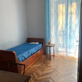 Privé kamer te huur voor € 250 per maand in Turin, Via San Giuseppe Benedetto Cottolengo