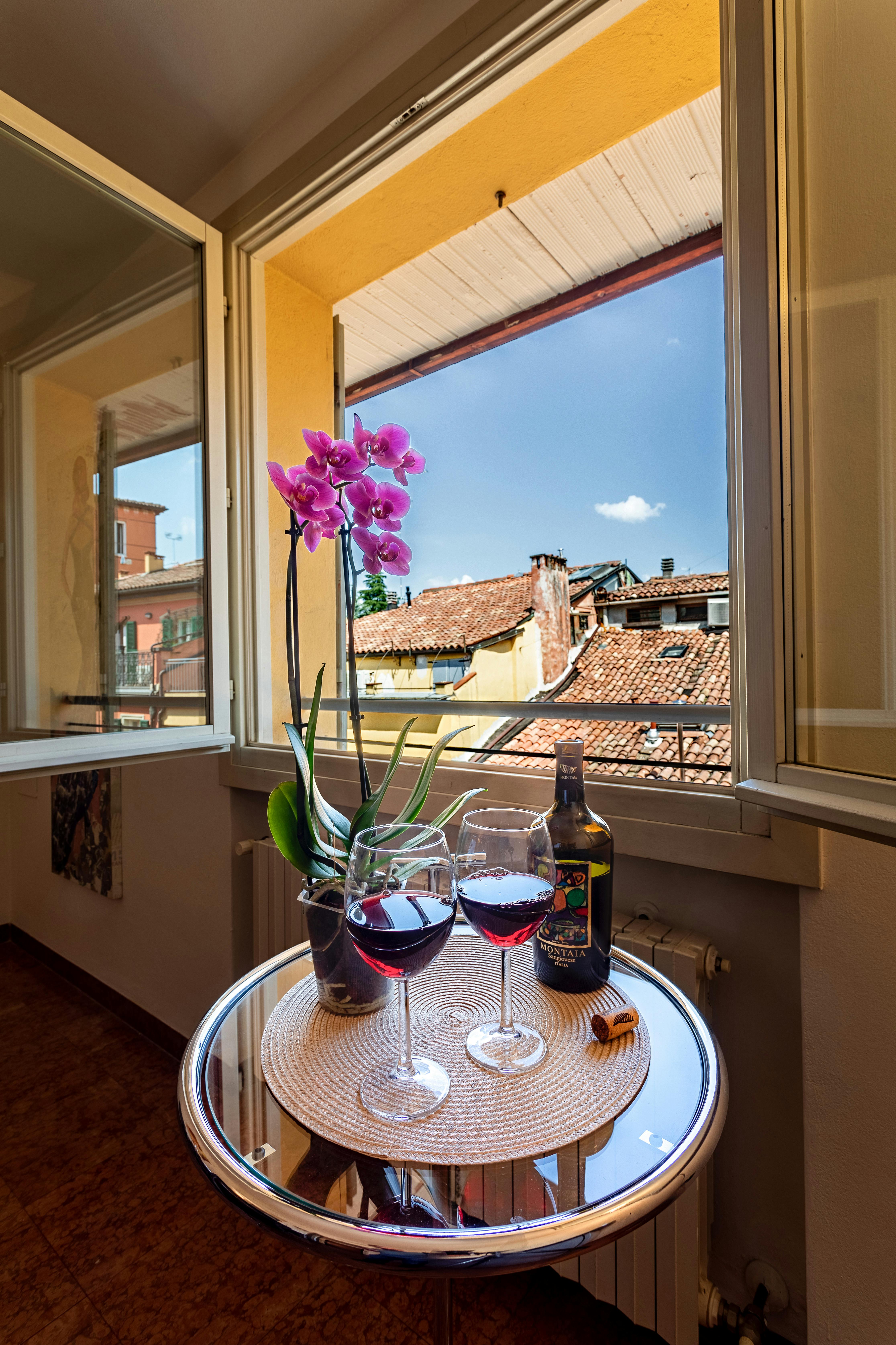 Via Centotrecento, Bologna preview