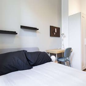 Private room for rent for €795 per month in Milan, Via Lanfranco della Pila
