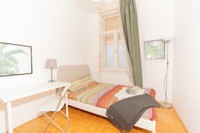 Private room for rent for HUF 150,804 per month in Budapest, Teréz körút
