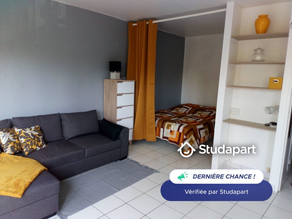 Mieszkanie do wynajęcia za 470 € miesięcznie w mieście Troyes, Avenue Anatole France