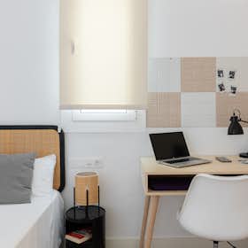 Apartment for rent for €1,776 per month in Barcelona, Carrer de Rocafort