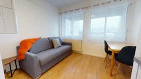 Studio for rent for €468 per month in Grenoble, Avenue Rhin et Danube