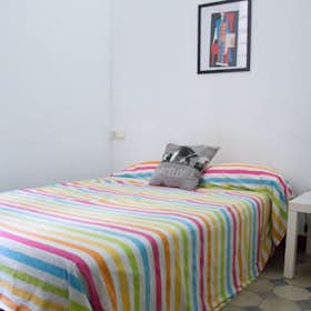 Private room for rent for €580 per month in Barcelona, Carrer d'Aragó