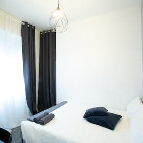 Private room for rent for €655 per month in Milan, Via Carlo Marx