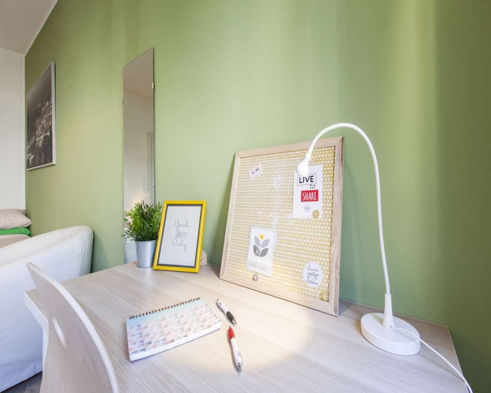 Via Raffaello Bertieri, Milan