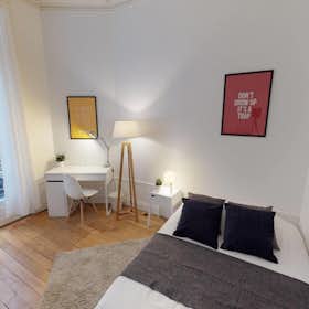 Private room for rent for €832 per month in Paris, Rue Milne Edwards
