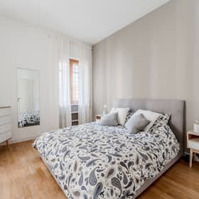 公寓 正在以 €2,000 的月租出租，其位于 Rome, Via dell'Accademia dei Virtuosi
