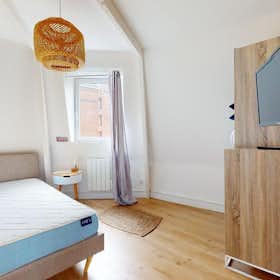 Private room for rent for €525 per month in Lille, Rue Rabelais