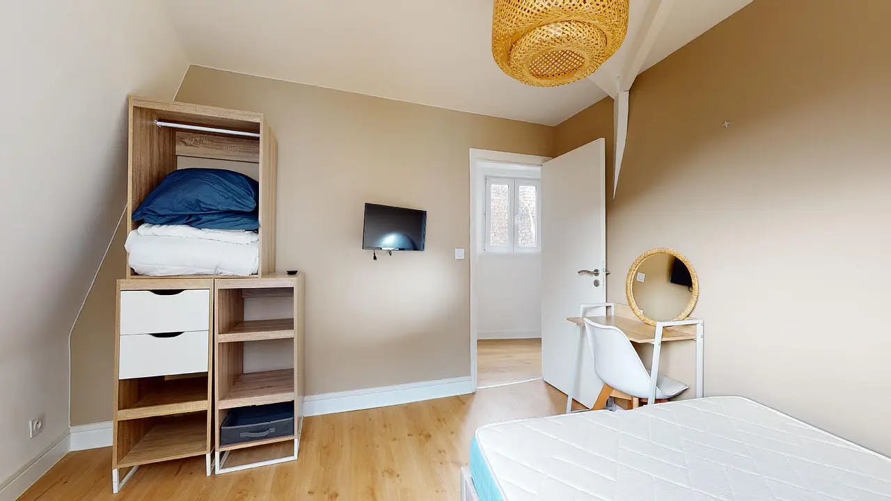 Rue Rabelais, Lille preview