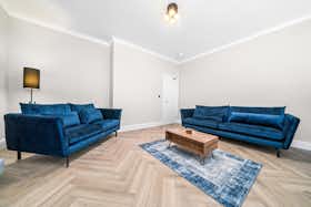 Apartament de închiriat pentru 2.506 GBP pe lună în Gretna, Central Avenue