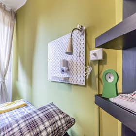 Private room for rent for €660 per month in Milan, Largo Cavalieri di Malta