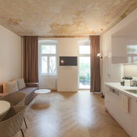 Apartment for rent for €1,810 per month in Vienna, Koppstraße