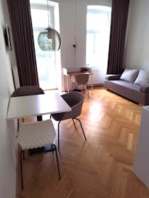Apartment for rent for €1,710 per month in Vienna, Koppstraße
