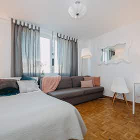 单间公寓 正在以 PLN 3,619 的月租出租，其位于 Warsaw, ulica Jagiellońska